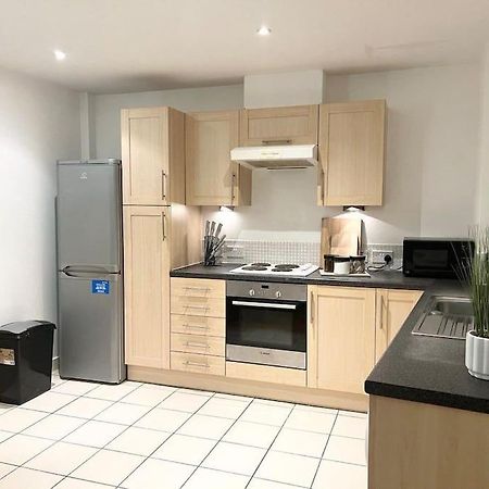2 Bedroom City Center Apartment Манчестер Экстерьер фото