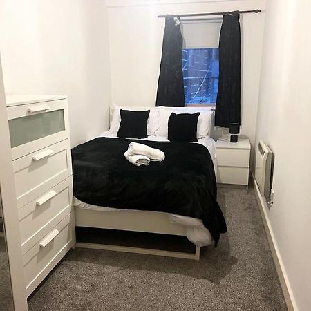2 Bedroom City Center Apartment Манчестер Экстерьер фото